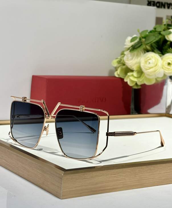 Picture of Valentino Sunglasses _SKUfw75051621fw